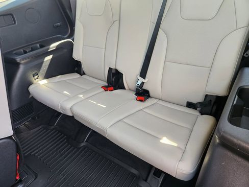 Certified 2023 Kia Telluride EX image 16