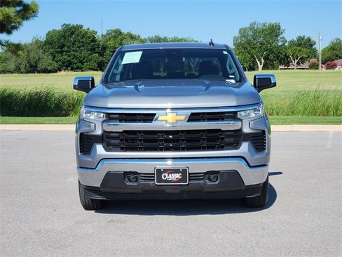 Used 2025 Chevrolet Silverado 1500 LT image 2