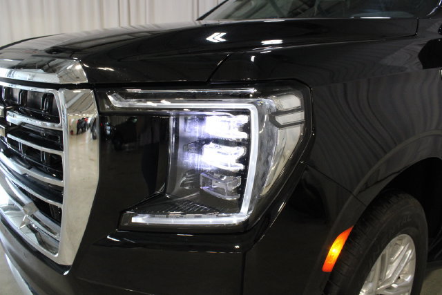 Used 2023 GMC Yukon SLT w/ SLT Luxury Package AWD/4WD image 33