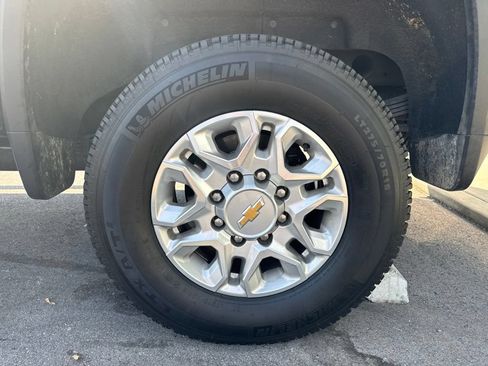 Used 2024 Chevrolet Silverado 2500 LTZ AWD/4WD image 27