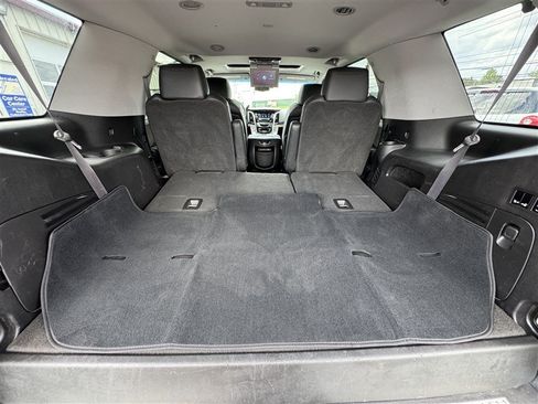 Used 2017 Cadillac Escalade Luxury AWD/4WD image 12