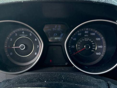 Used 2012 Hyundai Elantra GLS FWD image 14