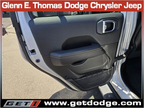 Used 2024 Jeep Wrangler Unlimited Sahara w/ Technology Group AWD/4WD image 28