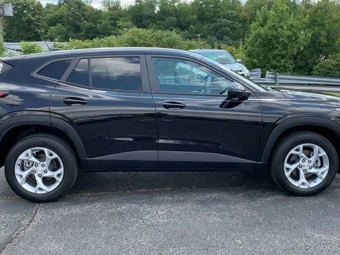 Certified 2024 Chevrolet Trax LS w/ LS Convenience Package FWD image 9