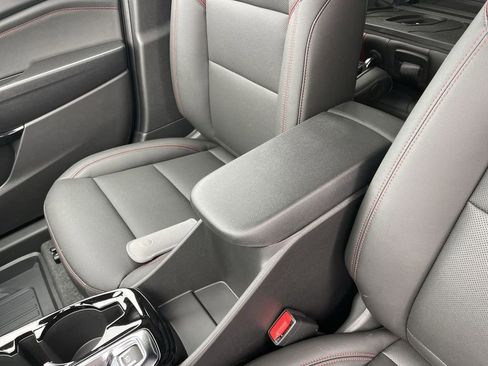 New 2026 Chevrolet Trax RS w/ Sunroof Package image 20