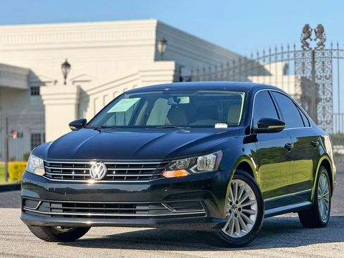 Used 2016 Volkswagen Passat 1.8T SE FWD image 2