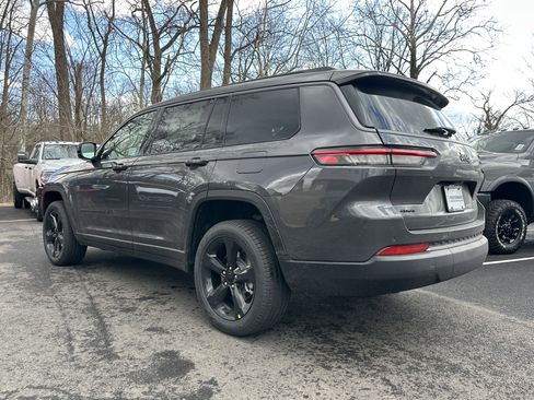 New 2026 Jeep Grand Cherokee L Limited w/ Limited Altitude Package AWD/4WD image 25