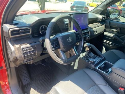 Used 2025 Toyota Tacoma Limited AWD/4WD image 22