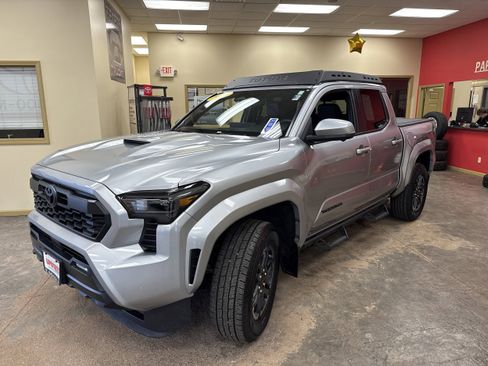 Used 2024 Toyota Tacoma TRD Sport w/ TRD Sport Premium Package image 3