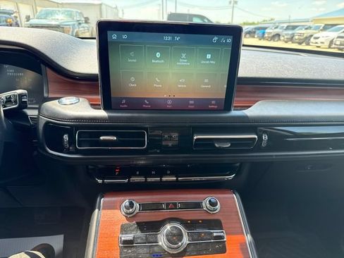 Used 2023 Lincoln Aviator Reserve w/ Elements Package Plus AWD/4WD image 16