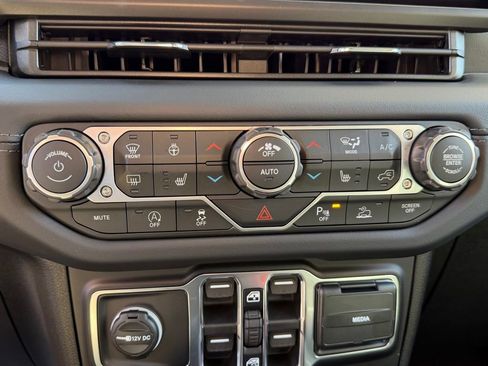 New 2026 Jeep Gladiator Mojave AWD/4WD image 20