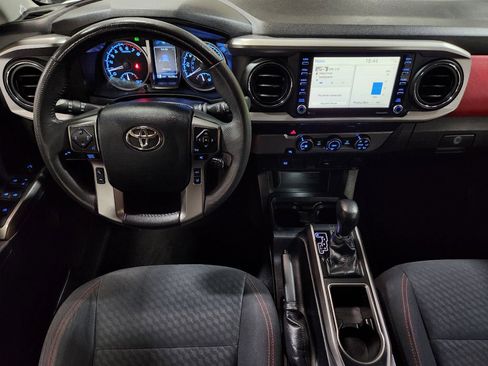 Used 2020 Toyota Tacoma SR5 RWD image 46