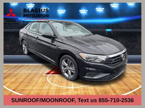 Used 2020 Volkswagen Jetta R-Line w/ R-Line Cold Weather Package image 1