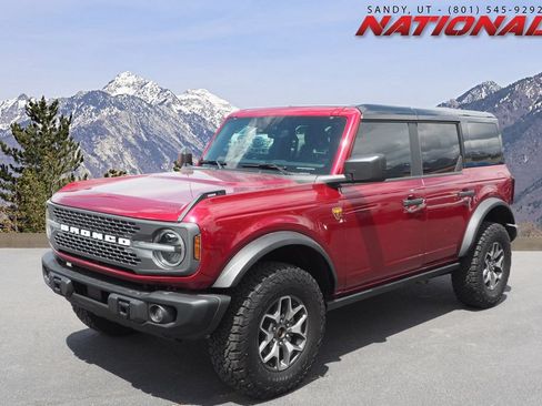 Used 2025 Ford Bronco Badlands AWD/4WD image 1