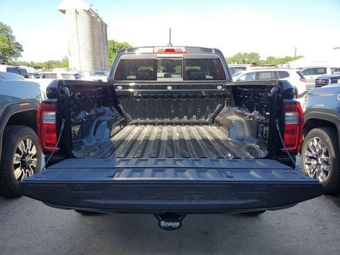 New 2026 GMC Canyon AT4 AWD/4WD image 9
