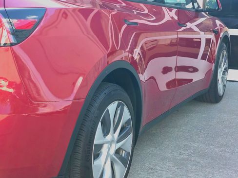 Used 2023 Tesla Model Y Long Range AWD/4WD image 36