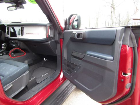 Used 2025 Ford Bronco Heritage Edition AWD/4WD image 19