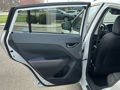 Used 2024 Subaru Crosstrek 2.5i Limited AWD/4WD image 21