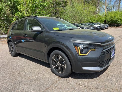 New 2025 Kia Niro EX w/ EX Cold Weather Package image 5