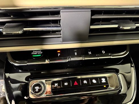 New 2026 Lincoln Corsair Premiere image 33