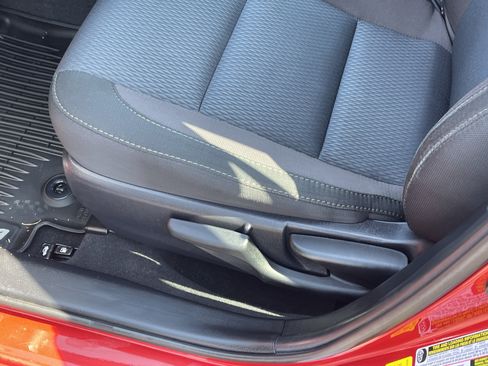 Used 2019 Toyota Corolla LE FWD image 18
