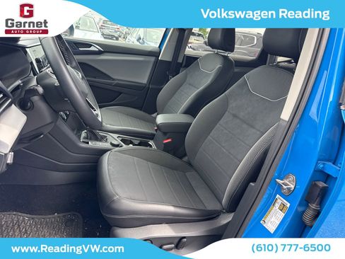 Used 2023 Volkswagen Taos SE w/ Panoramic Sunroof Package AWD/4WD image 11