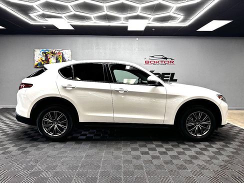 Used 2023 Alfa Romeo Stelvio Sprint image 14