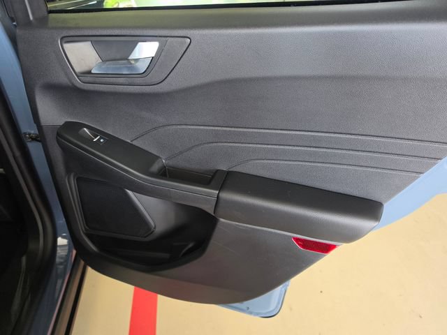 Used 2025 Ford Escape ST-Line w/ Tech Pack #1 FWD image 26