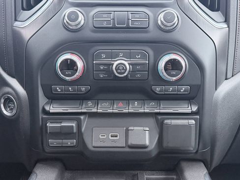 Used 2021 GMC Sierra 1500 AT4 w/ AT4 Preferred Package image 16