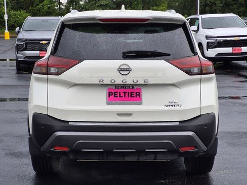 Used 2023 Nissan Rogue SL w/ SL Premium Package FWD image 5