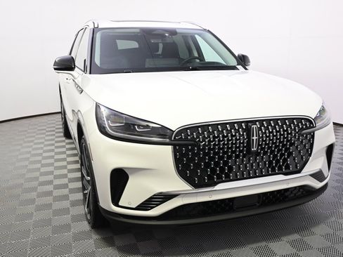 New 2026 Lincoln Aviator Reserve image 9