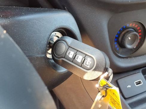 Used 2021 RAM ProMaster City Tradesman FWD image 12