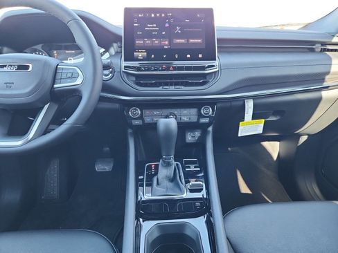 New 2026 Jeep Compass Latitude image 11
