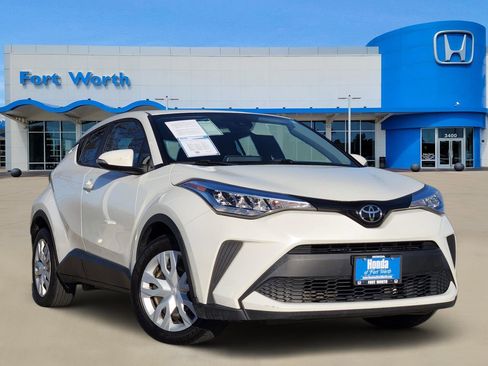 Used 2020 Toyota C-HR LE image 1