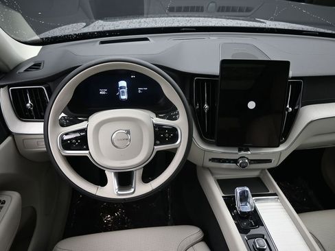 New 2026 Volvo XC60 T8 Ultra w/ Protection Package Premier image 18