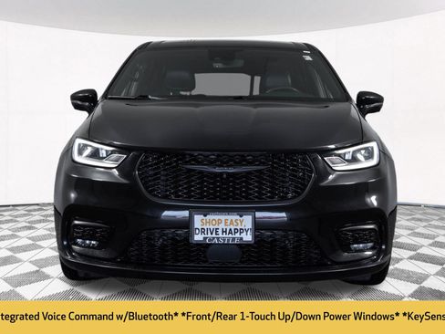 Used 2022 Chrysler Pacifica Touring-L w/ Uconnect Theater Family Group FWD image 15