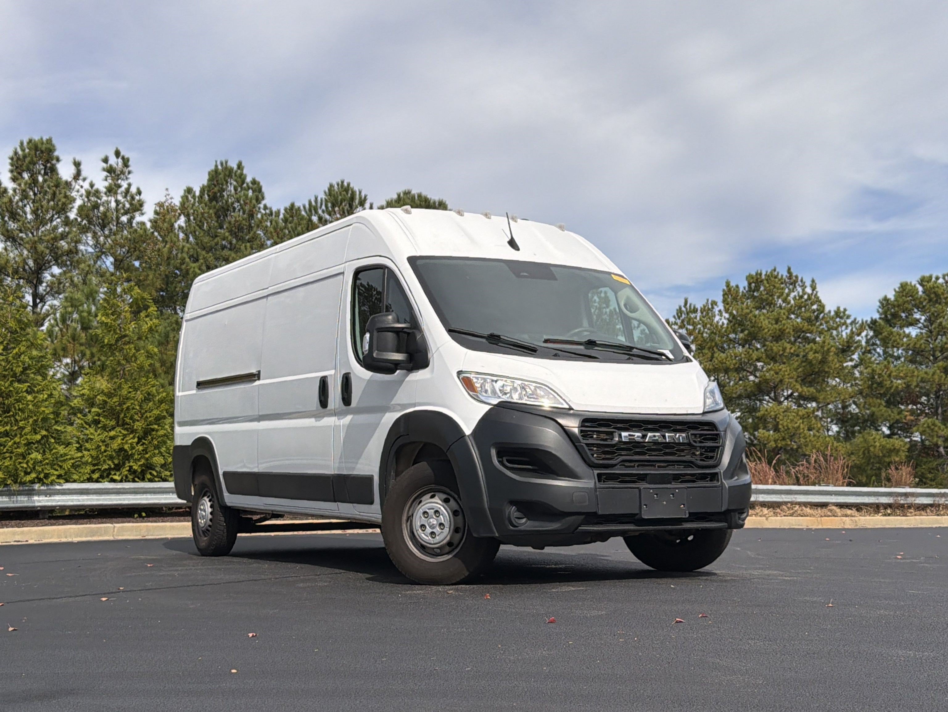 Used 2023 RAM ProMaster 2500 FWD image 2