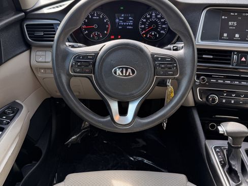 Used 2018 Kia Optima LX FWD image 14