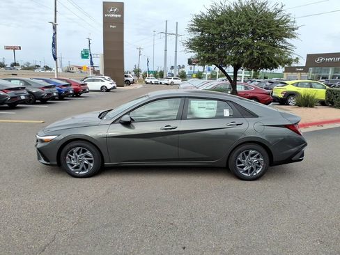 New 2026 Hyundai Elantra Blue image 2