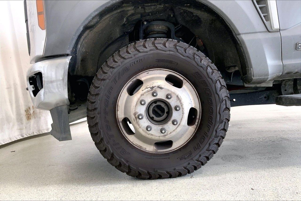 Used 2025 Ford F350 XL AWD/4WD image 6