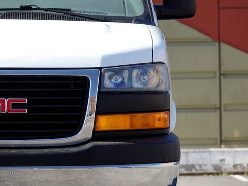 Used 2017 GMC Savana 2500 image 6