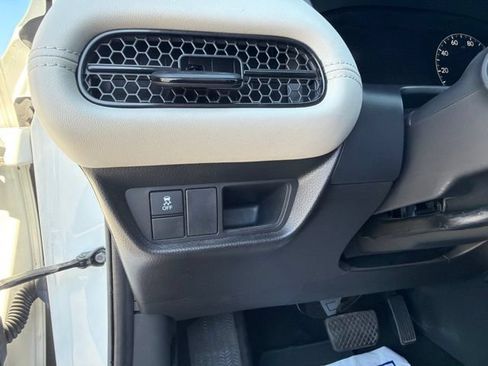 Used 2023 Honda HR-V LX image 23