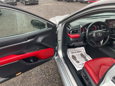 Used 2024 Toyota Camry XSE FWD image 10