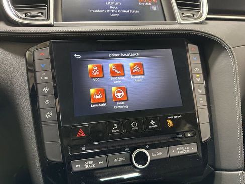 Certified 2025 INFINITI QX50 Pure image 4