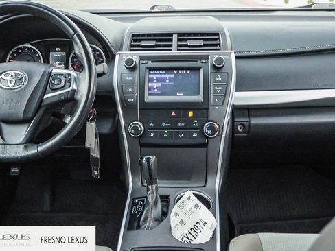 Used 2017 Toyota Camry SE image 16