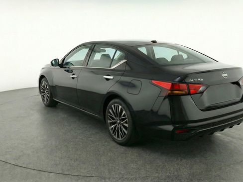 Used 2025 Nissan Altima 2.5 SV image 6