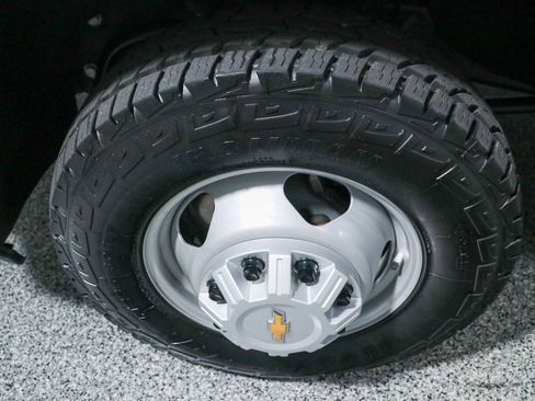 Used 2024 Chevrolet Silverado 3500 W/T image 12