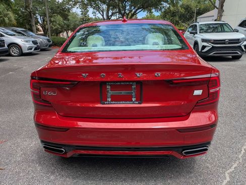 Used 2022 Volvo S60 T8 R-Design Expression AWD/4WD image 5