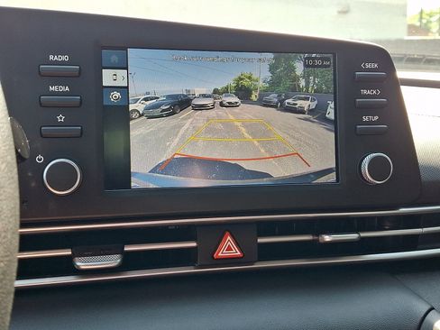 Certified 2026 Hyundai Elantra SE FWD image 17