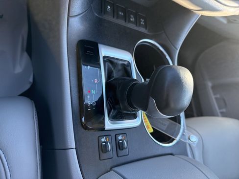 Used 2019 Toyota Highlander XLE image 15